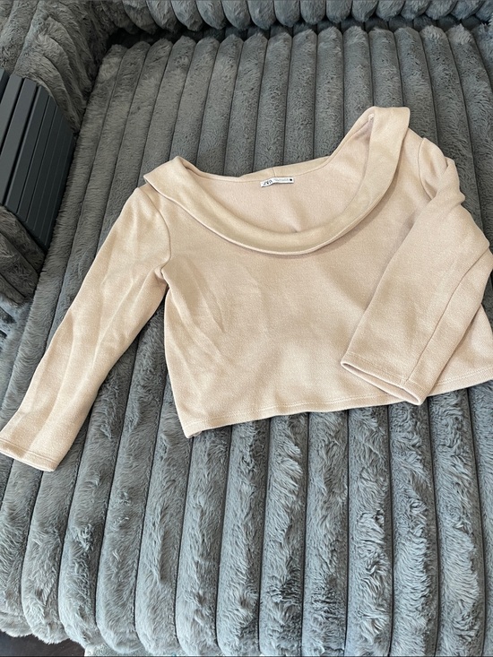 Zara Tops - ZARA Cream Off-Shoulder Knit Top